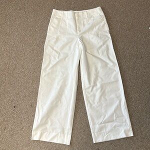 Zara white trousers New. 28”inseam,overall length is 39”.